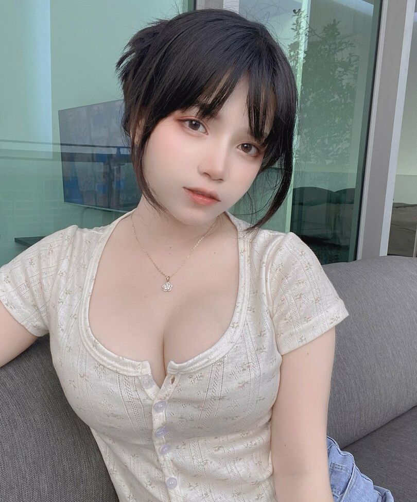 Angel Chan desnuda #108310540