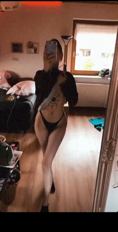 Gheddocinderrella desnuda #108150086