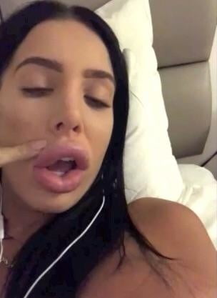 Kristyna martelli
 #104964178