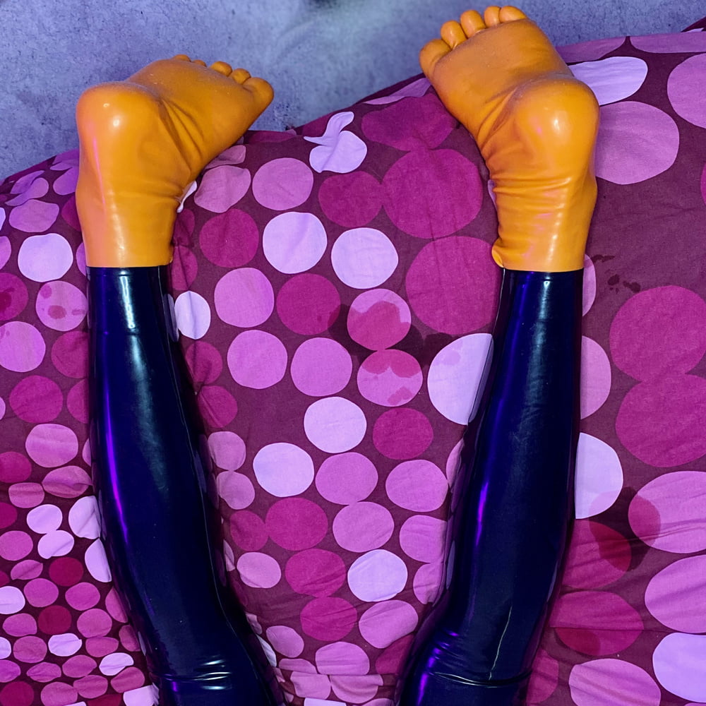 #LatexSeries 04 - Study - Legs #107167807
