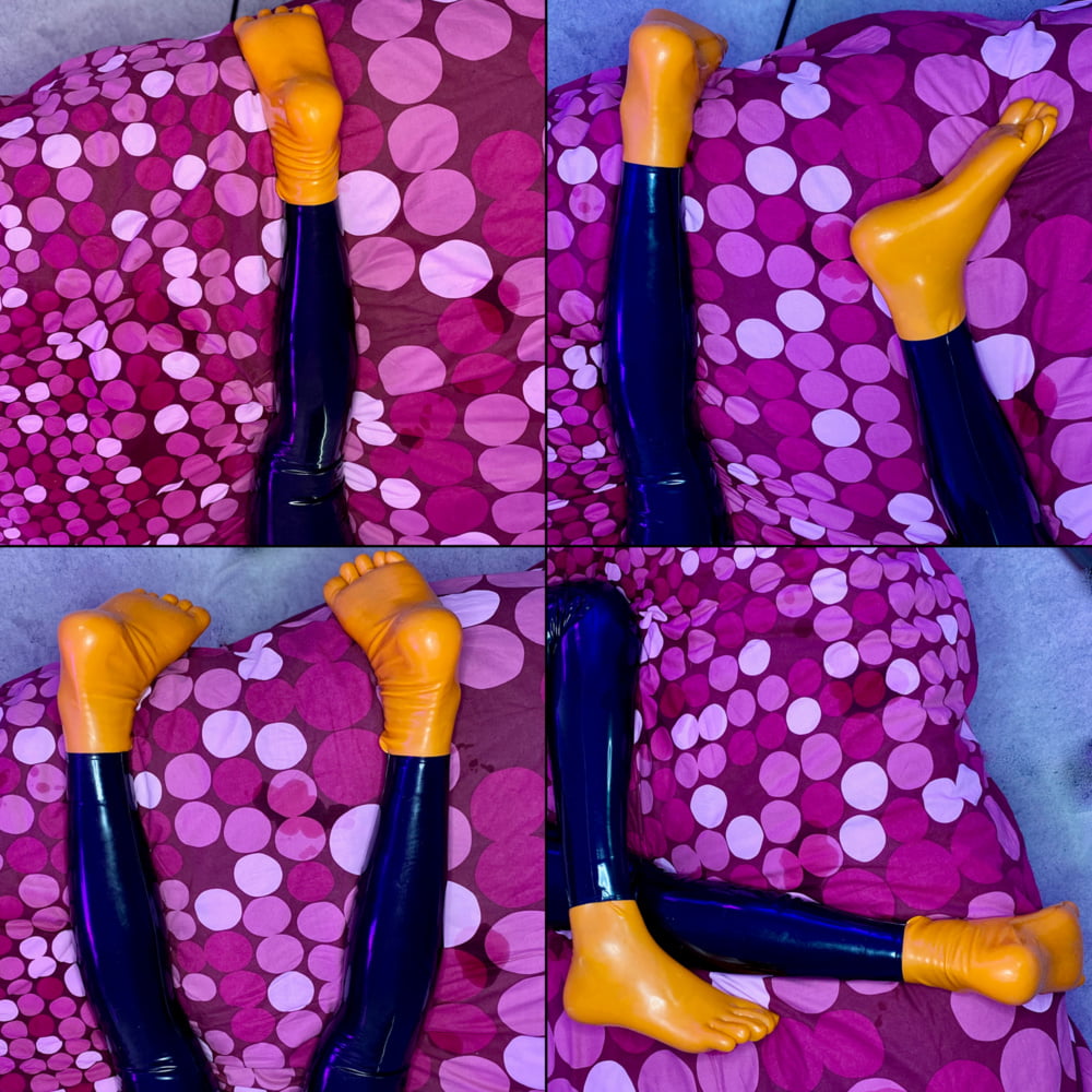 #LatexSeries 04 - Study - Legs #107167810