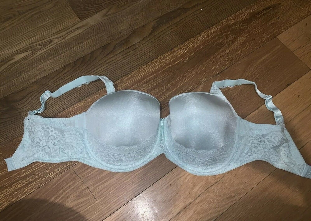 Colpi di reggiseno
 #98469109