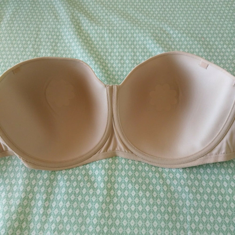 Colpi di reggiseno
 #98469173