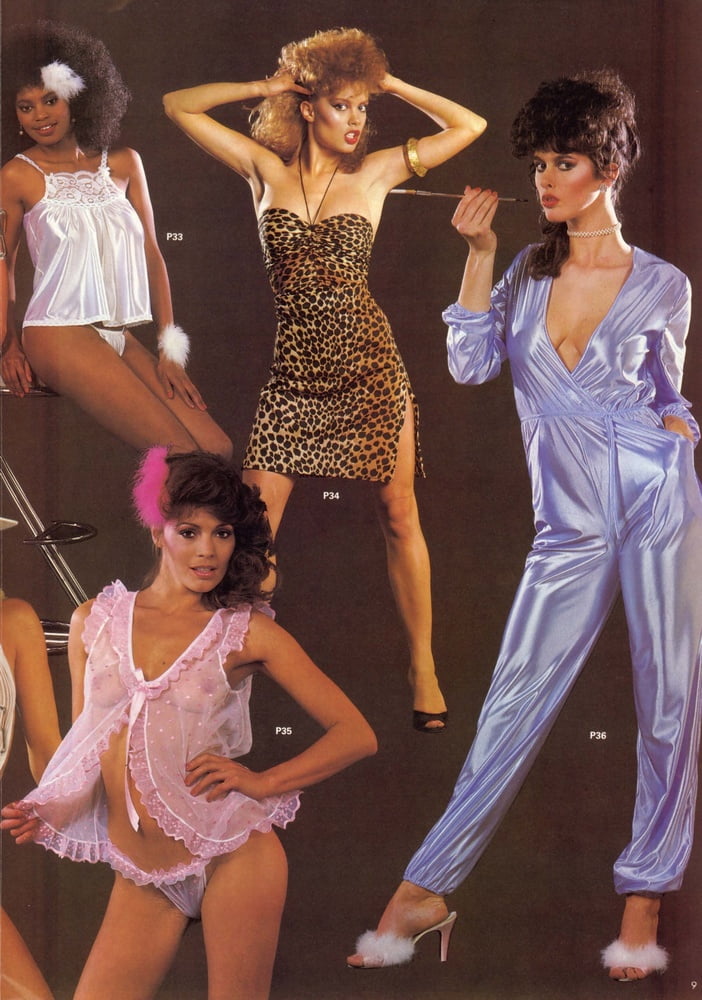 Catalogues de lingerie vintage, principalement des années 1980
 #90211145