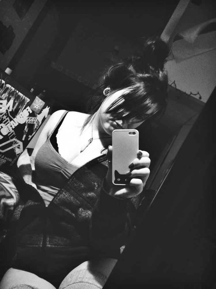 Stoner girl #104589448