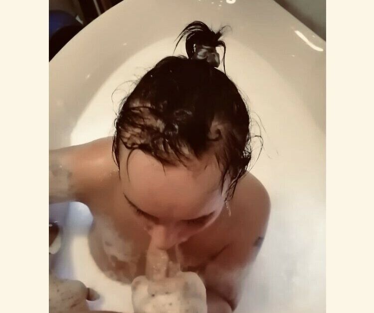 Ancatarine desnuda #108242448