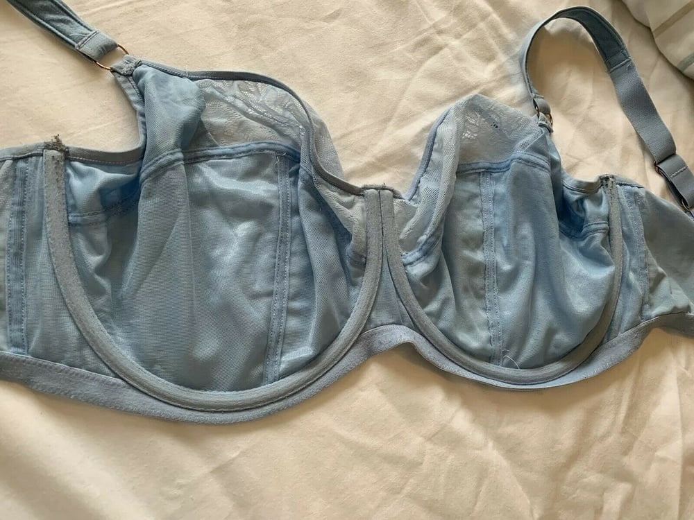 Colpi di reggiseno
 #102032505