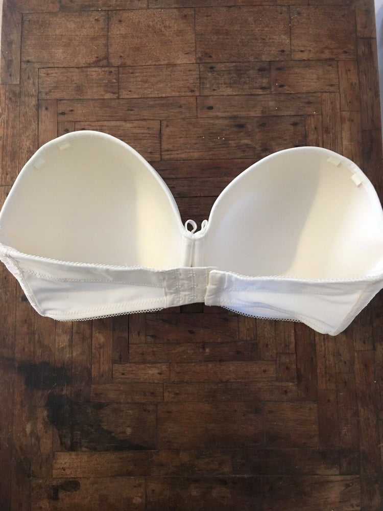 Bra shots #102032600