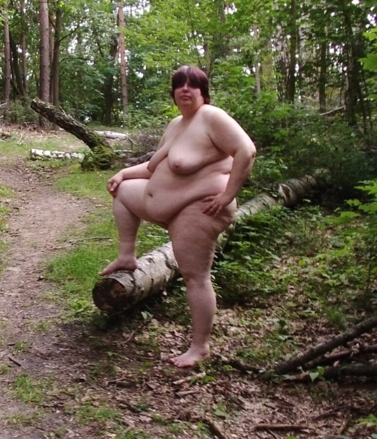 Bbw mix 1208 (en el bosque)
 #94532703