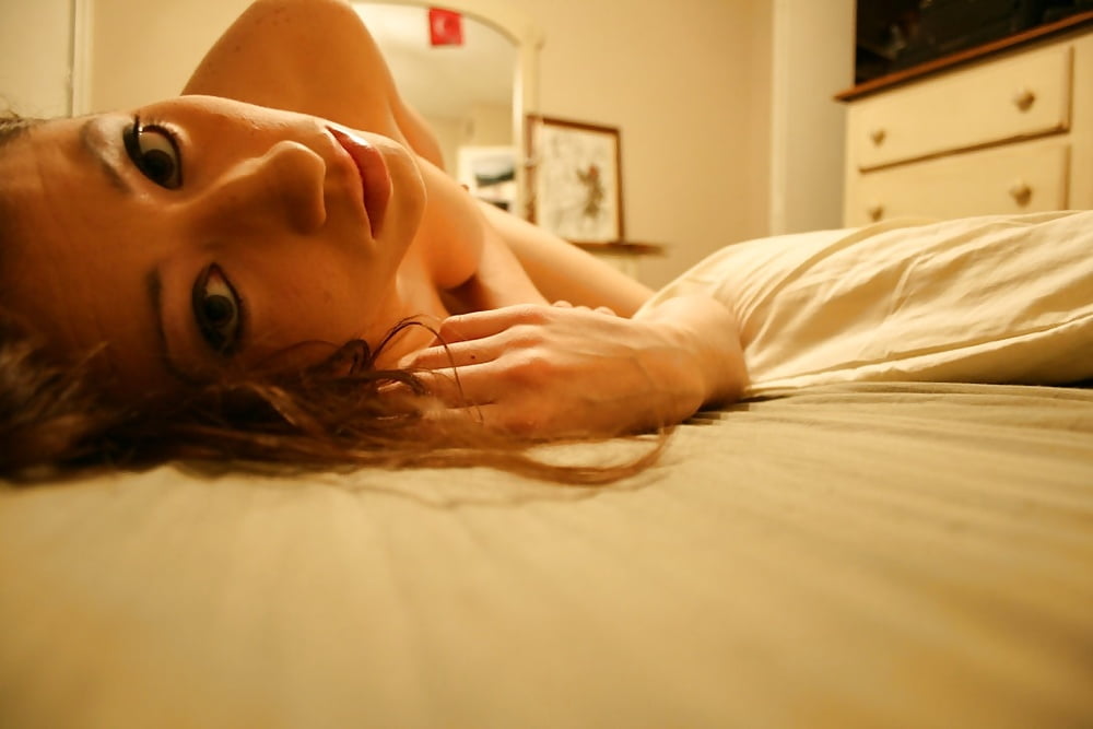 Amateur Brünette 113
 #105694708