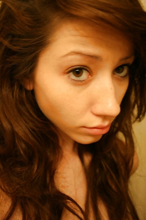 Amateur Brünette 113
 #105694820