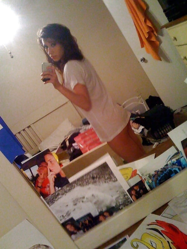Amateur Brünette 113
 #105694853