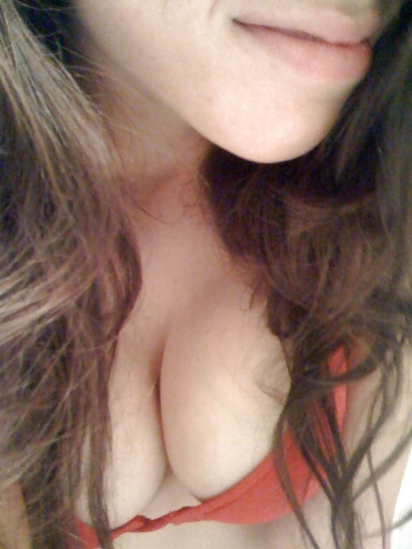 Amateur Brünette 113
 #105694864