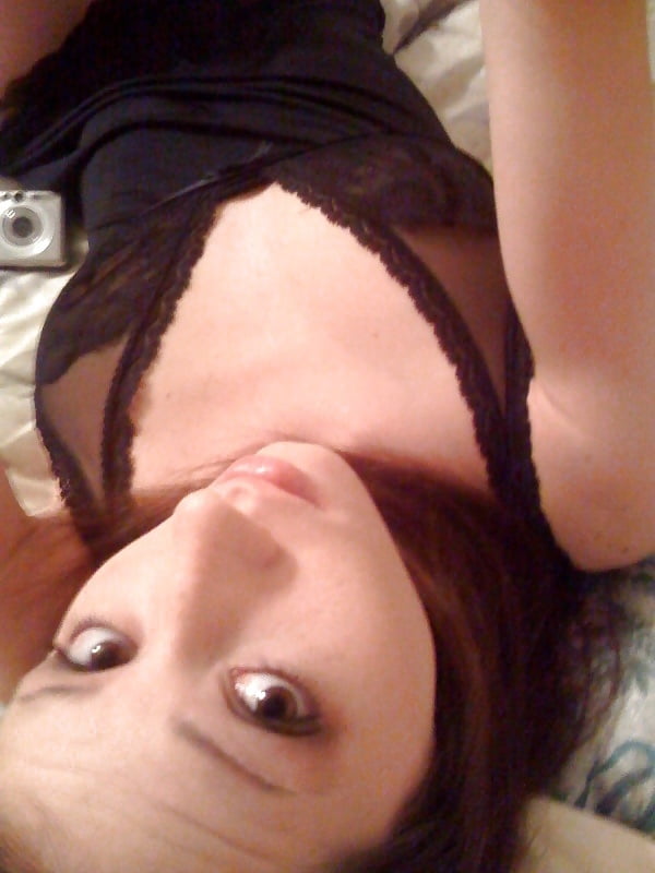 Amateur Brünette 113
 #105694877