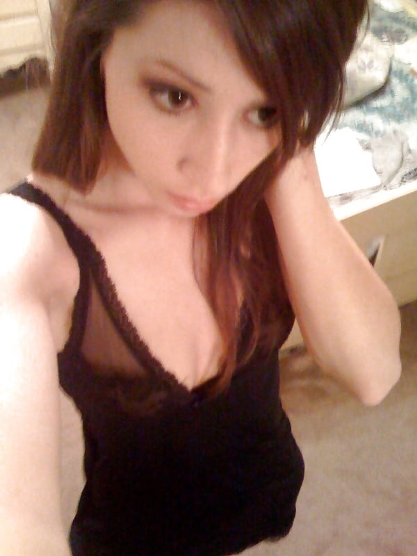 Amateur Brünette 113
 #105694880