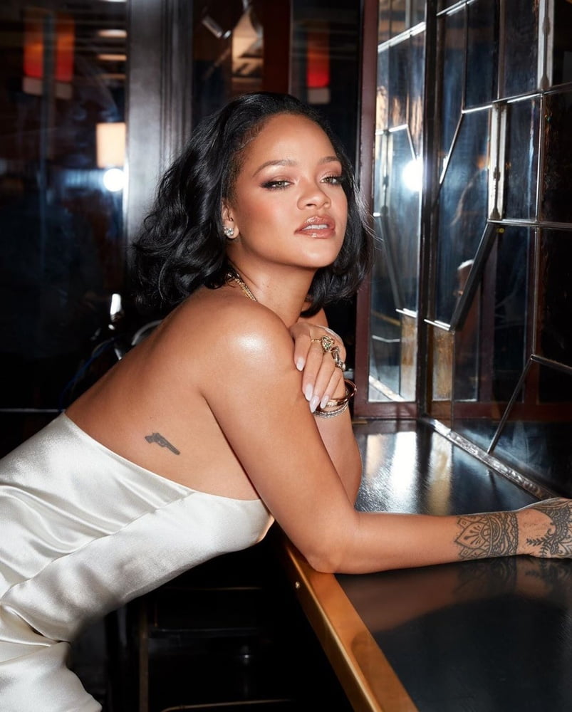 Sexy Rihanna #90180443