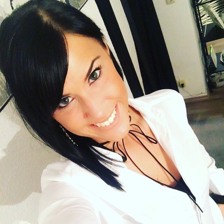Geile hure braucht harte kommis
 #82322518