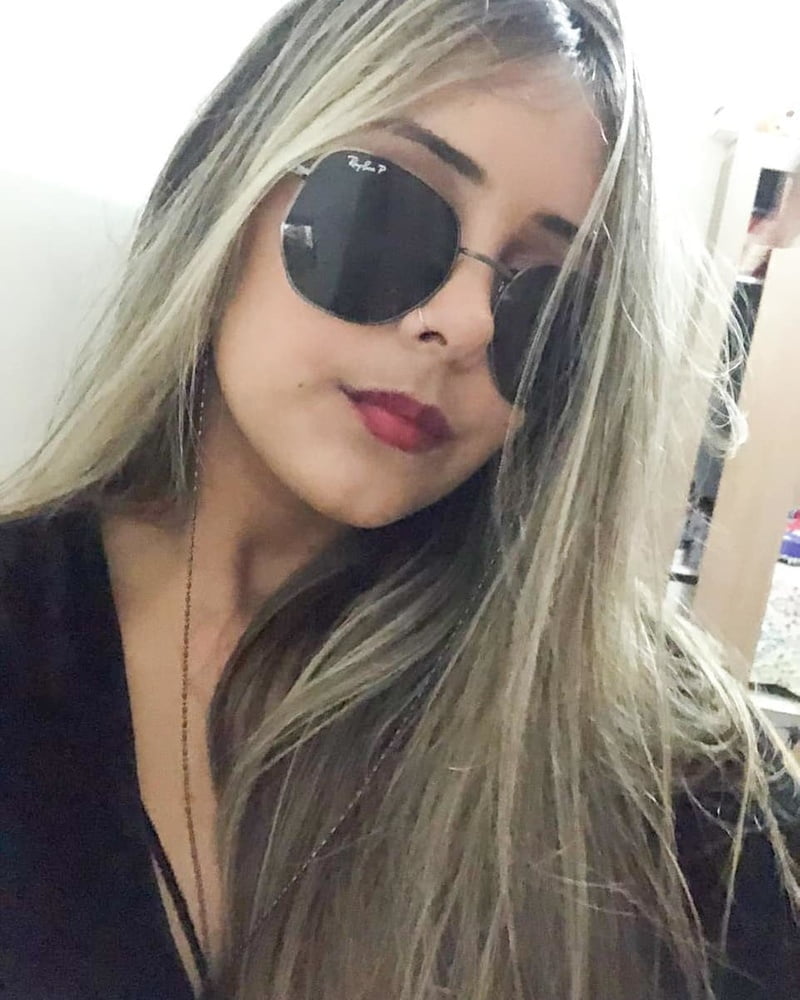 Livia putinha pra ser arrombada
 #93255805