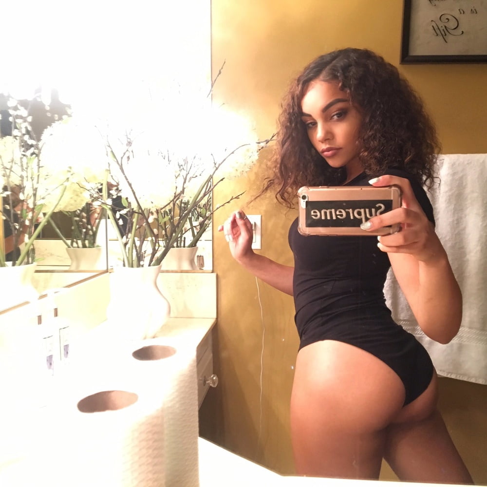 BORN WITH CURVES #81206798