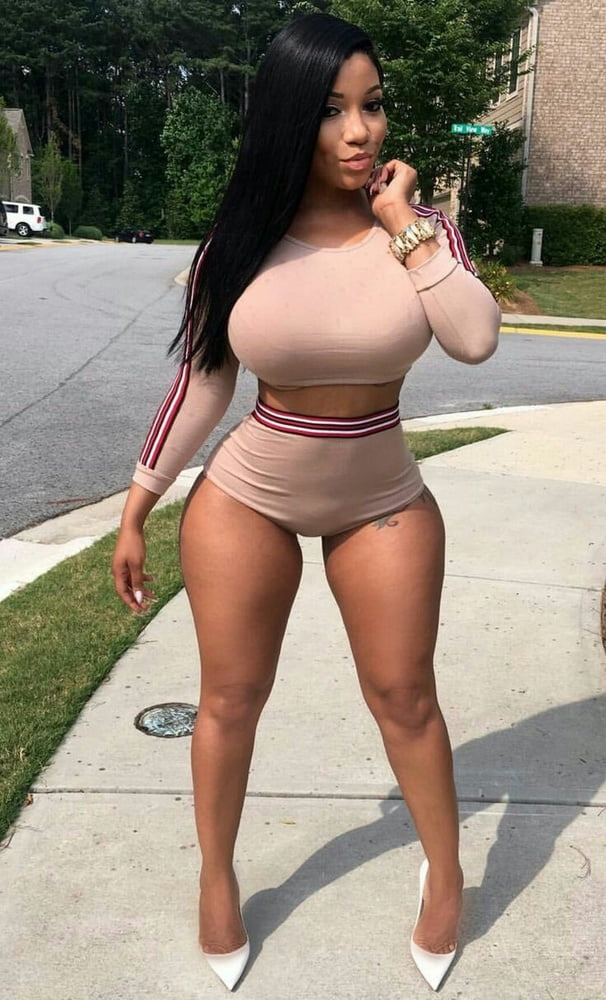 BORN WITH CURVES #81206869