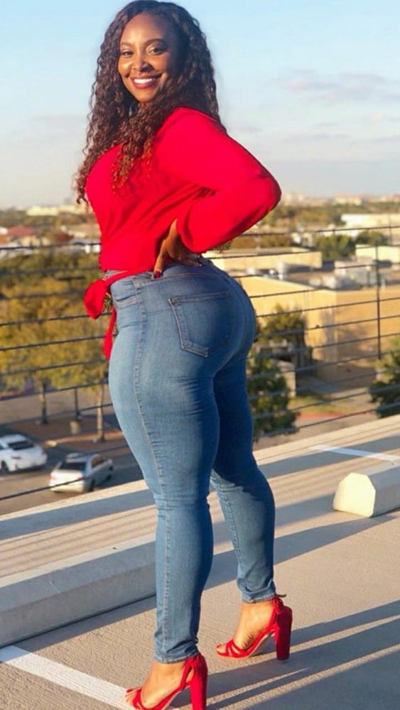 BORN WITH CURVES #81207482