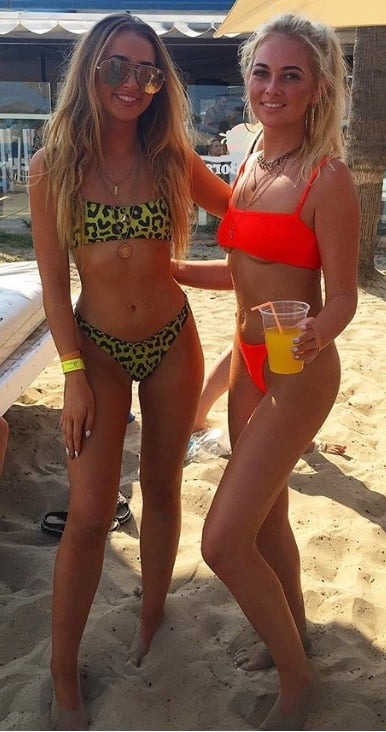 Schlampen in winzigen Bikinis 342
 #81835863