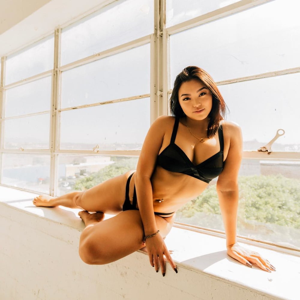 Chica asiática carga 7
 #82317814