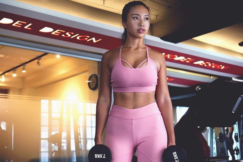 Chica asiática carga 7
 #82317895