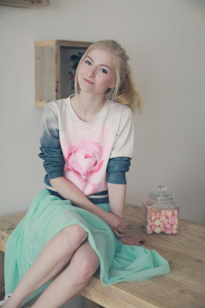 Sfw babes! caliente
 #94040659