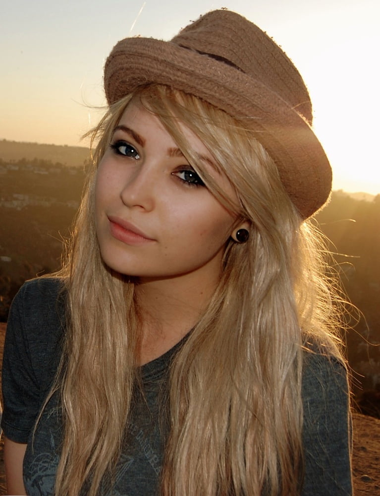 Sfw babes! caliente
 #94041147