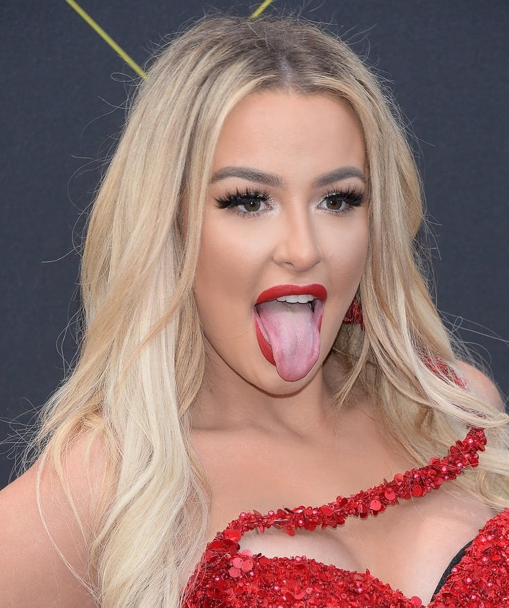 Celebs and and their dirty Tongues #105468642