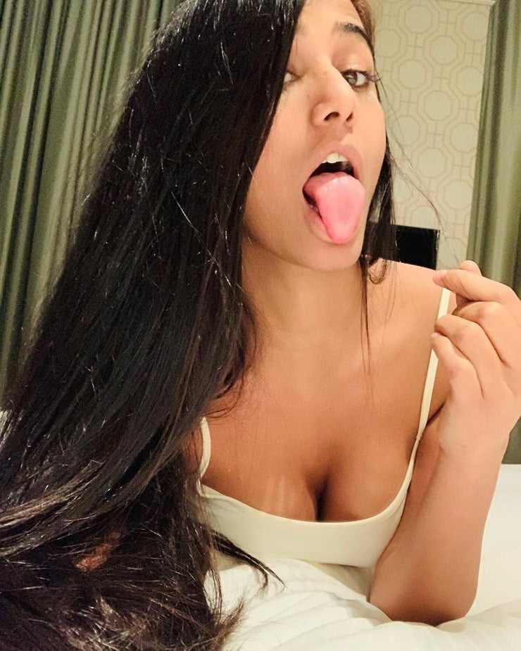 Celebs and and their dirty Tongues #105469632