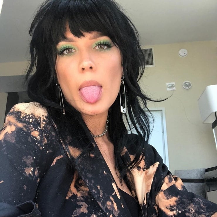 Celebs and and their dirty Tongues #105469689
