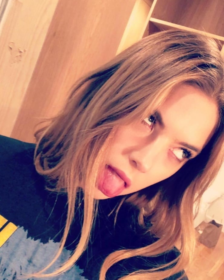 Celebs and and their dirty Tongues #105470697