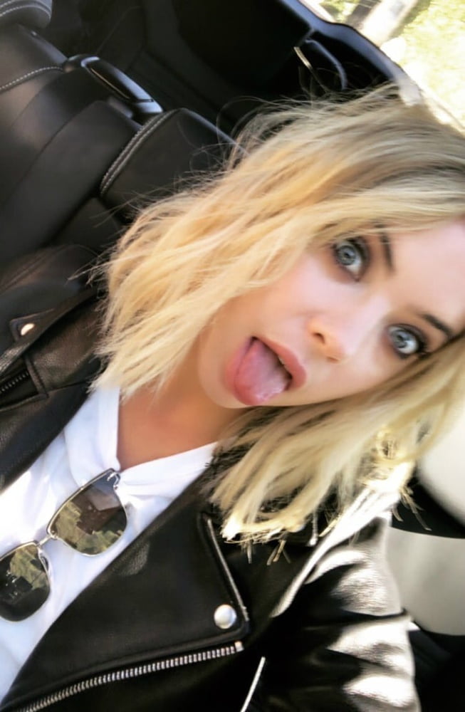 Celebs and and their dirty Tongues #105470832