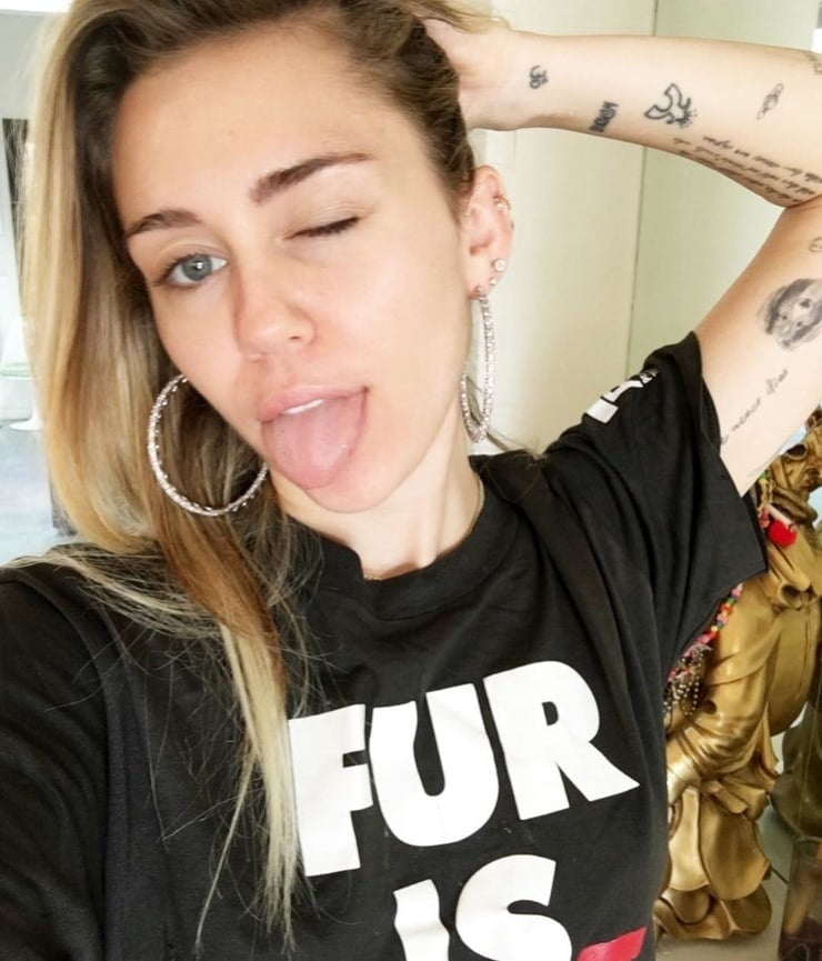 Celebs and and their dirty Tongues #105471090
