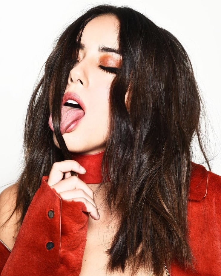 Celebs and and their dirty Tongues #105471106