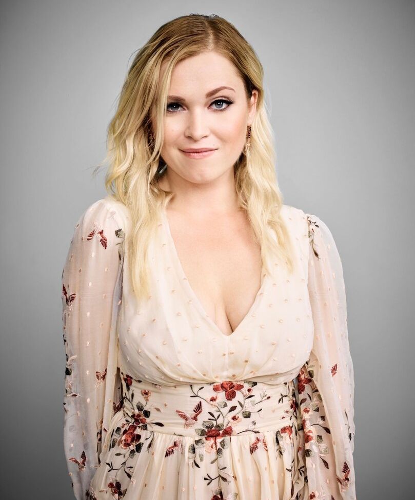 Eliza Taylor desnuda #109138709