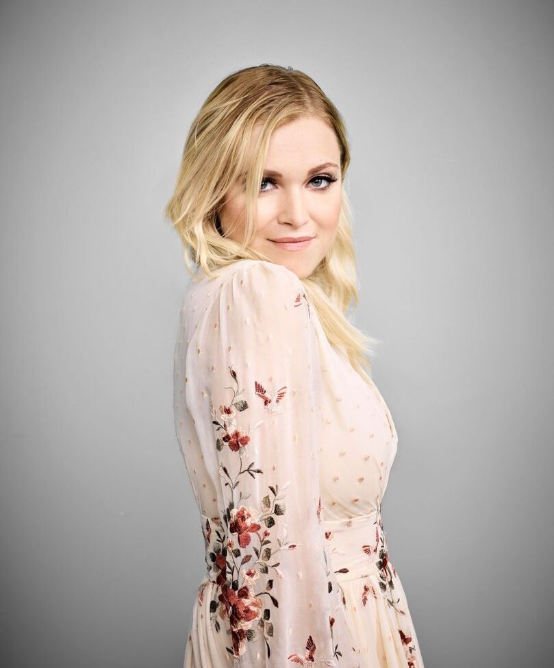 Eliza Taylor desnuda #109138714