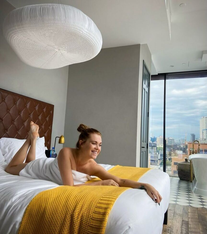 Eliza Taylor desnuda #109138716