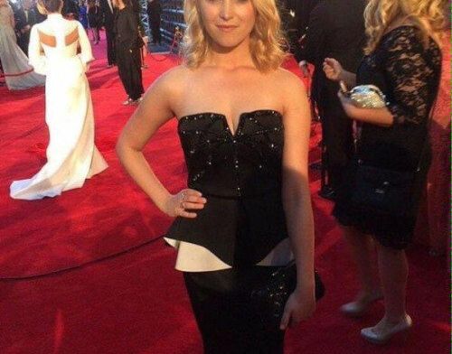 Eliza Taylor desnuda #109138732