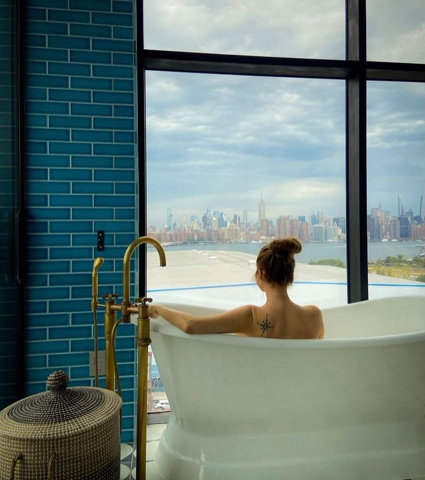 Eliza Taylor desnuda #109138761