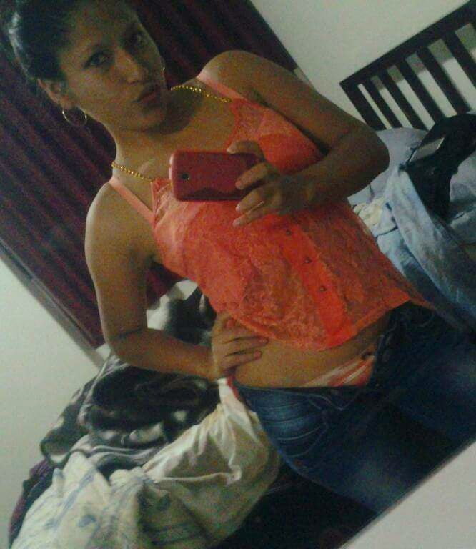 Morenita putipobre putita
 #80923989