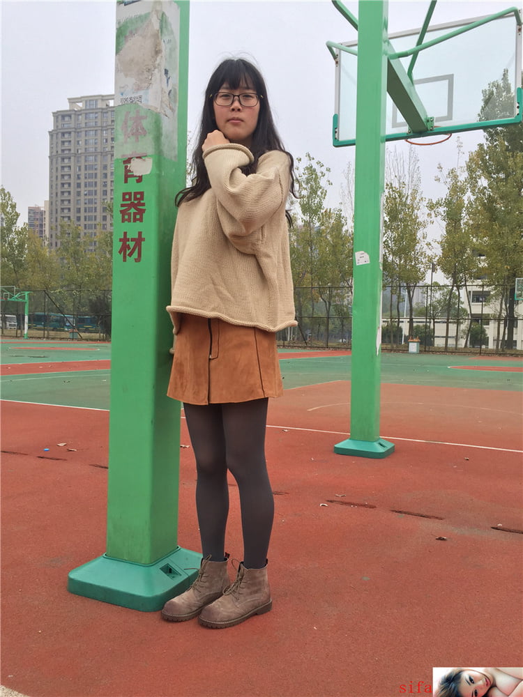 Asia Mädchen mit Brille 17
 #104180984
