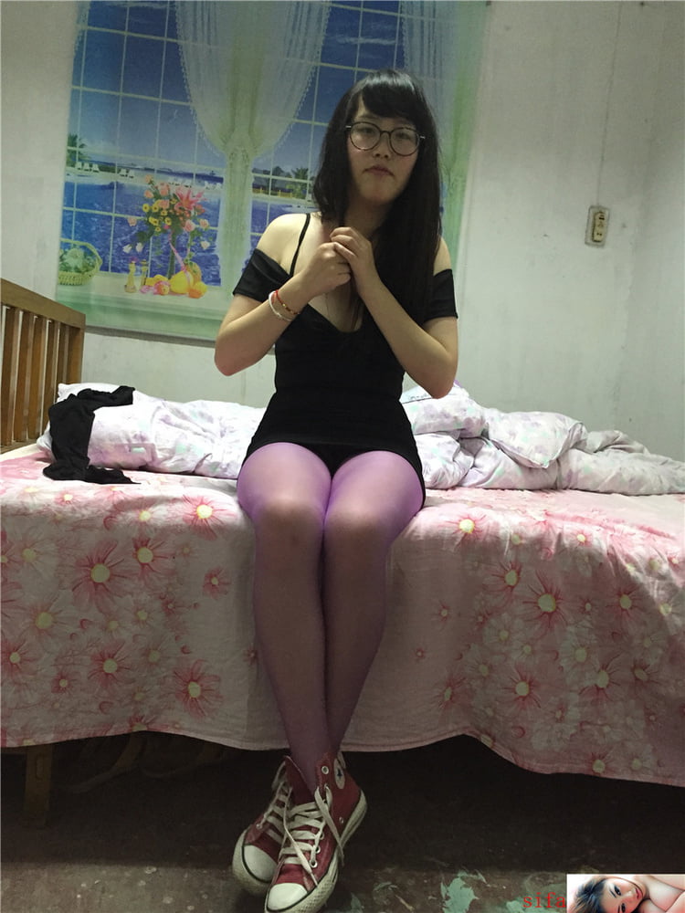 Asia Mädchen mit Brille 17
 #104181371