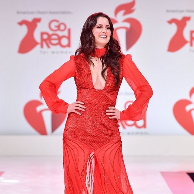 Laura marano très sexy en rouge (2020)
 #106349241