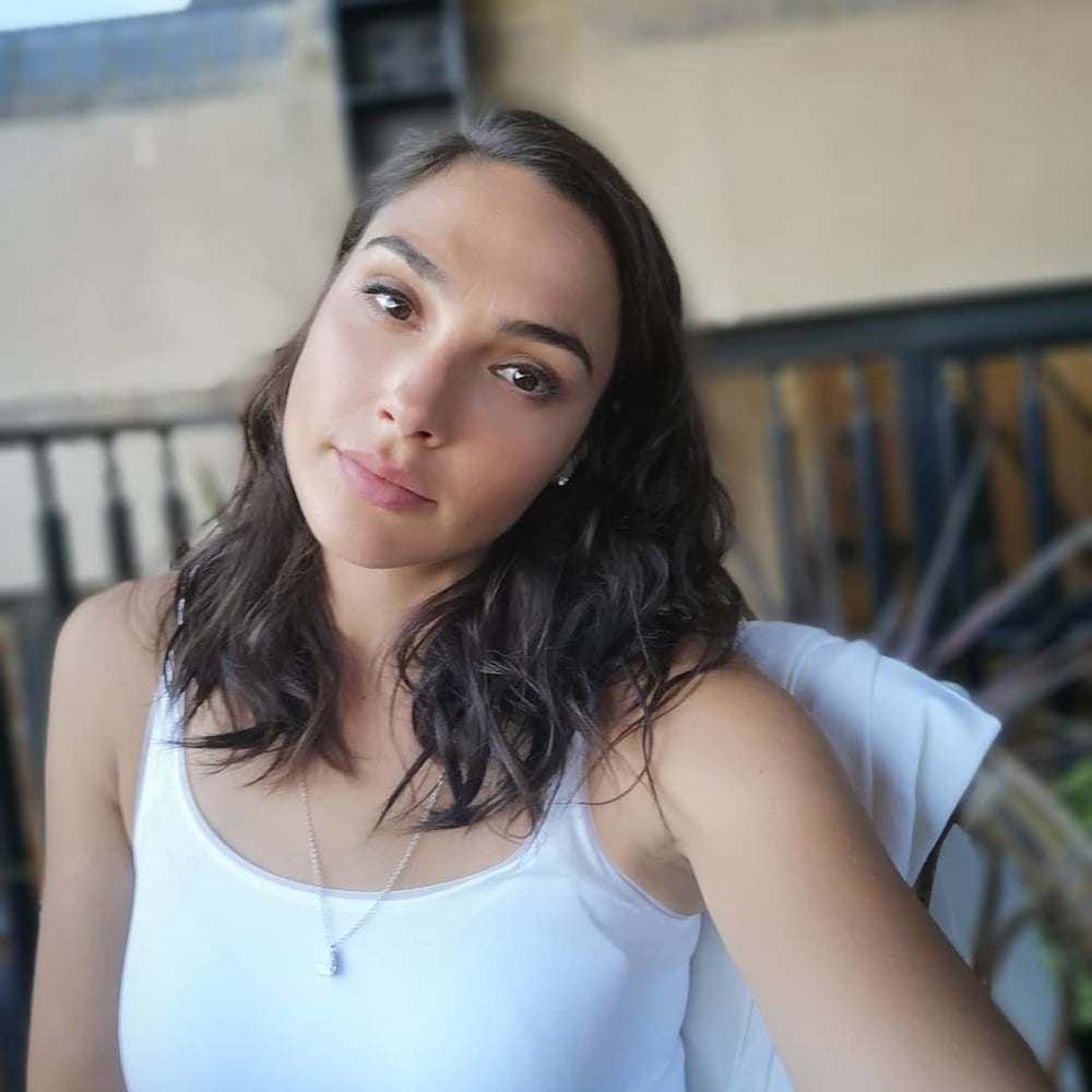 Gal gadot
 #105353205