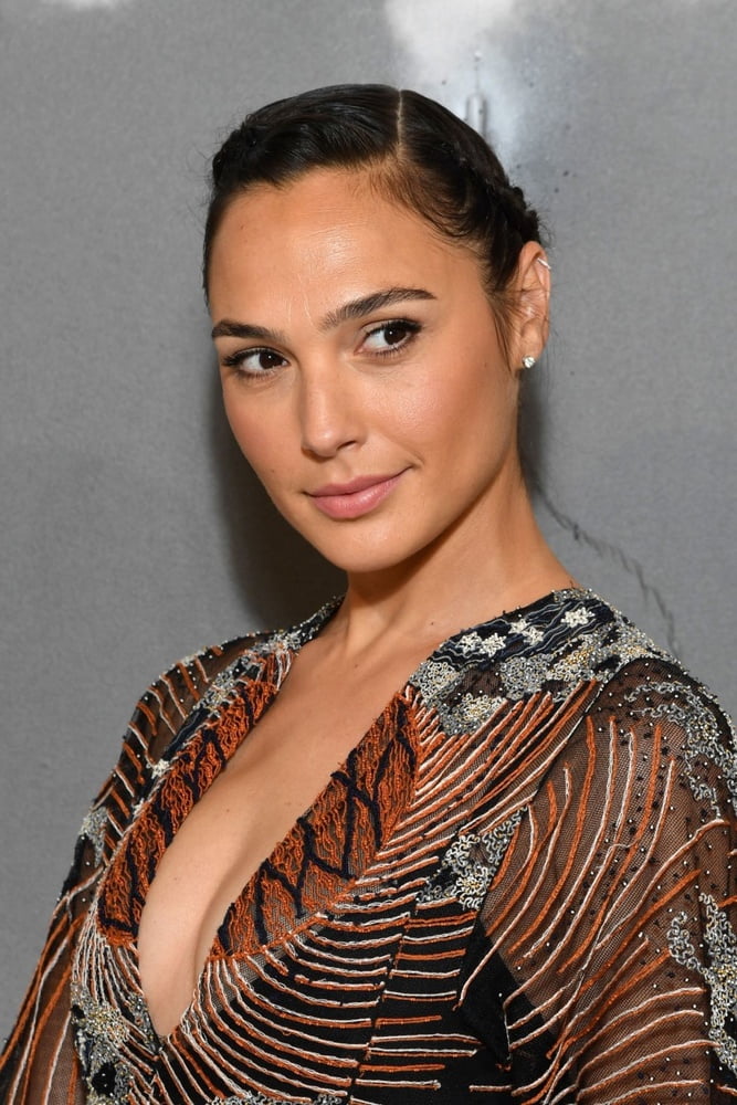 Gal gadot
 #105353235