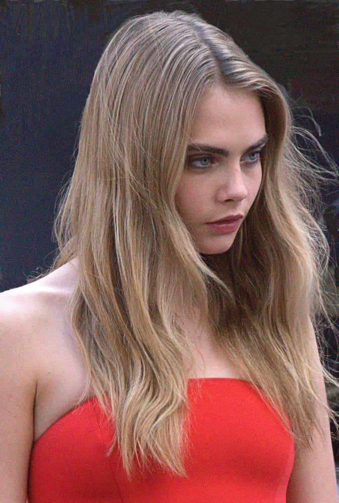 Cara delevingne
 #95367949