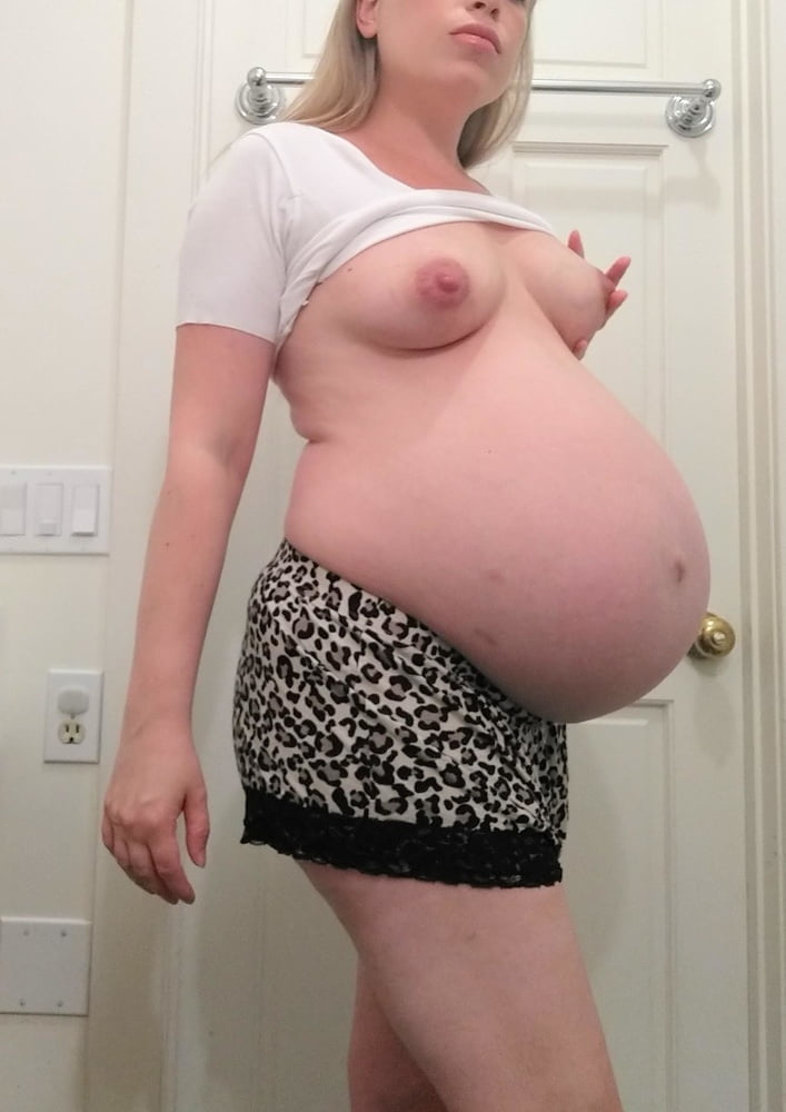 Sexy schwangere Mädchen 131
 #87749404